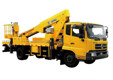Reaching Up And Over Machinery Boom Lift Truck 3 Persons loading