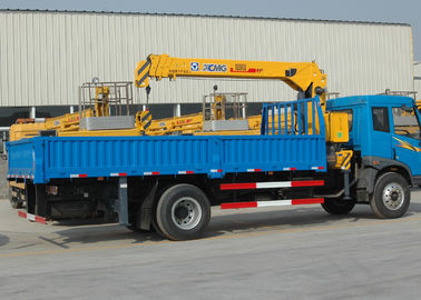 XCMGのトラックの積込み機クレーンは、5トンの持ち上がるトラック良質のクレーンを取付けました